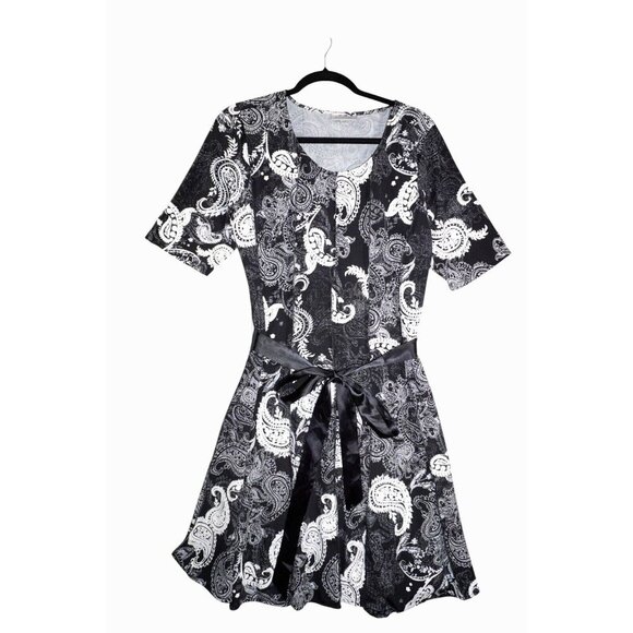 Avenue Black & White Paisley Pleated Fit & Flare Dress – Size 18/20 - Picture 1 of 9